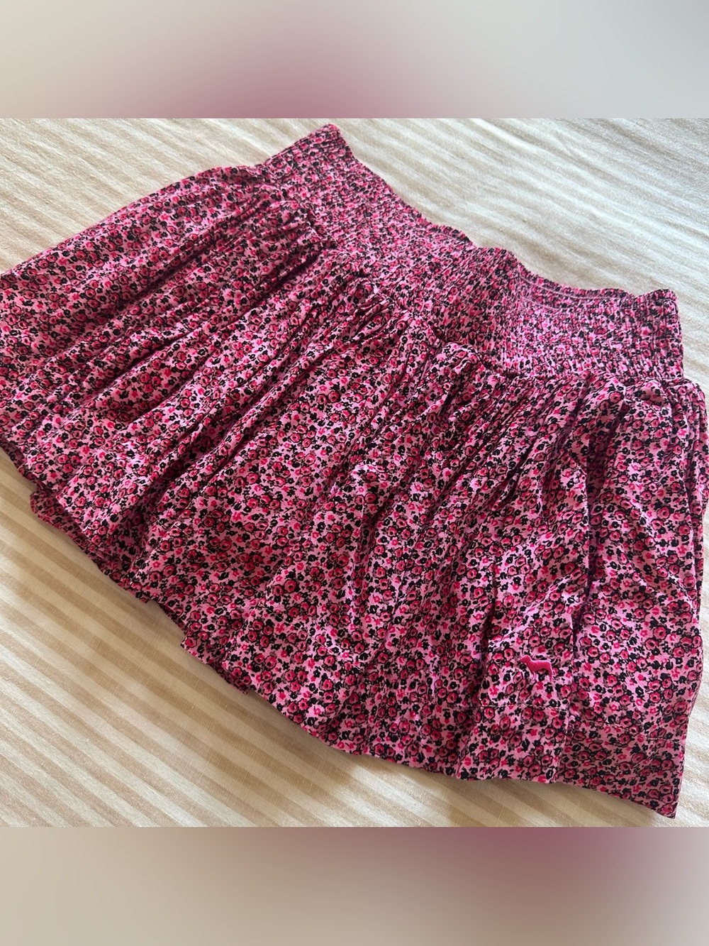 pink & black floral victoria’s secret pink mini skirt / size xs